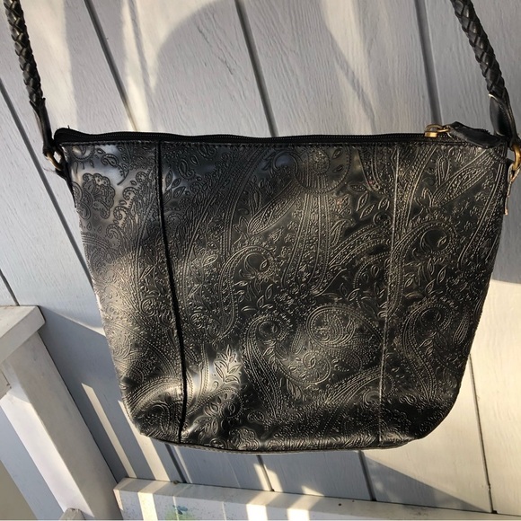 RELIC Utility Pocket Shoulder Bag Embossed Flower Print Black Leather Wallet - Picture 11 of 11